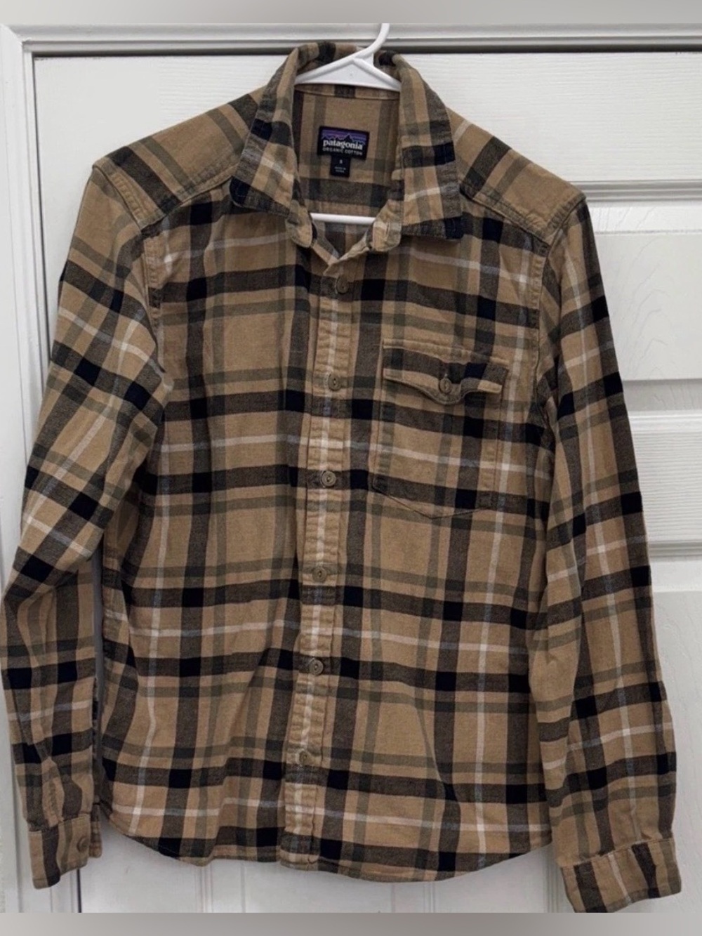 Patagonia Men’s Brown & Black Plaid Button-Down Shirt